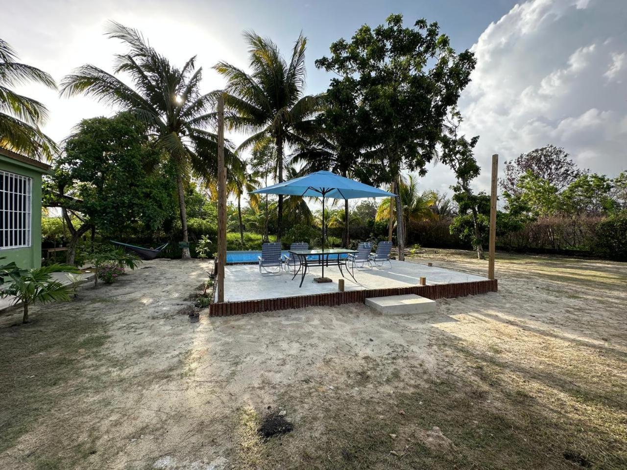 Tuquil-Ha Bed & Breakfast Ladyville ภายนอก รูปภาพ