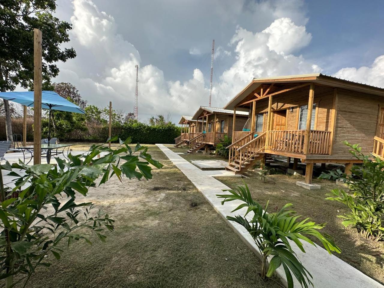 Tuquil-Ha Bed & Breakfast Ladyville ภายนอก รูปภาพ