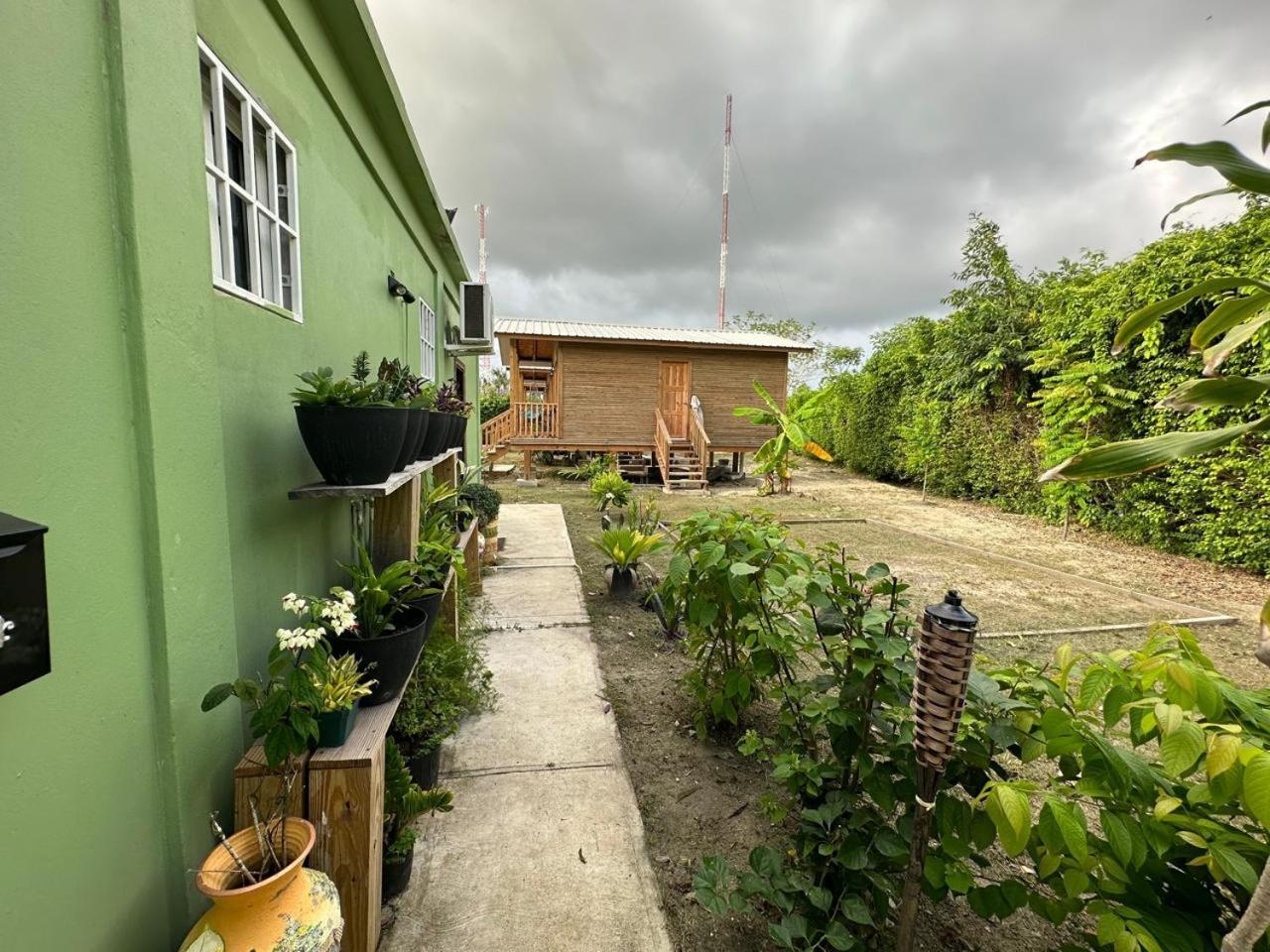 Tuquil-Ha Bed & Breakfast Ladyville ภายนอก รูปภาพ