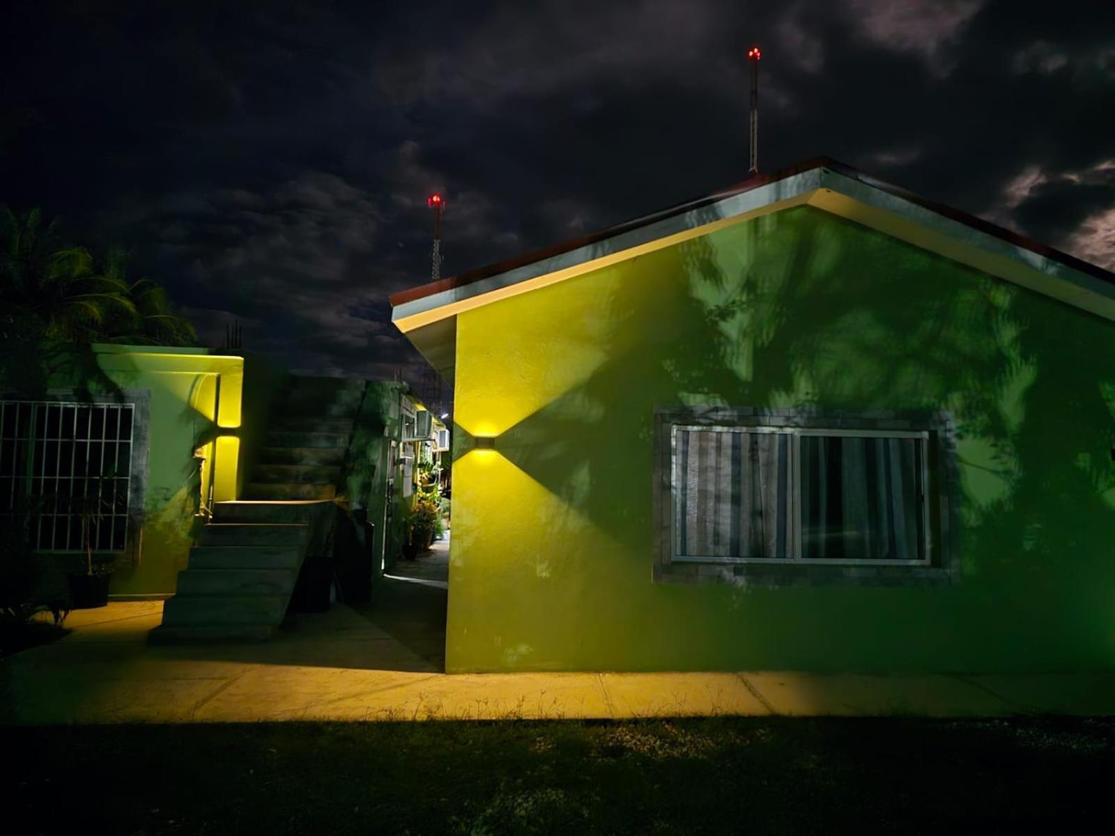 Tuquil-Ha Bed & Breakfast Ladyville ภายนอก รูปภาพ