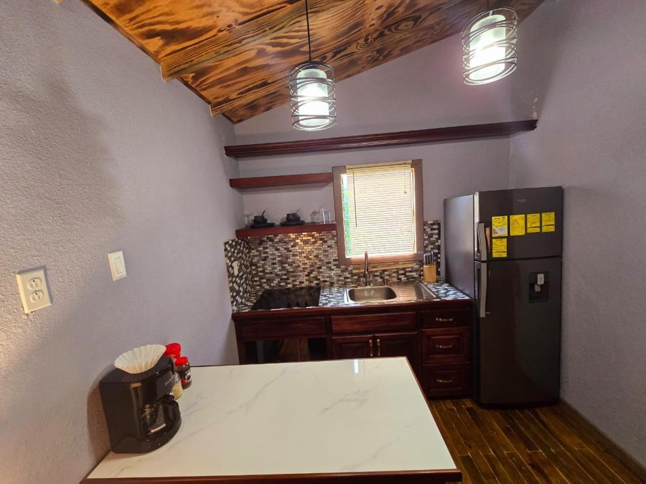 Tuquil-Ha Bed & Breakfast Ladyville ภายนอก รูปภาพ