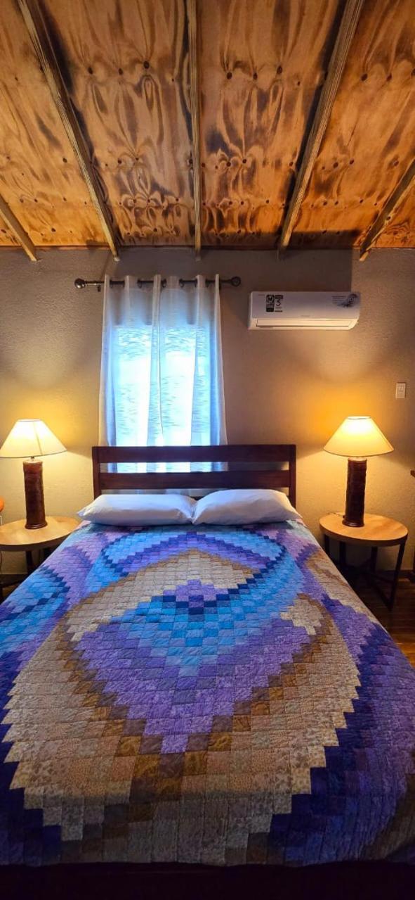 Tuquil-Ha Bed & Breakfast Ladyville ภายนอก รูปภาพ