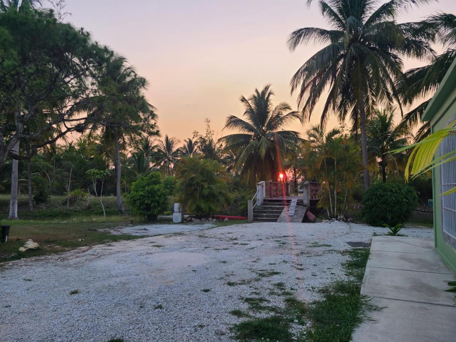 Tuquil-Ha Bed & Breakfast Ladyville ภายนอก รูปภาพ
